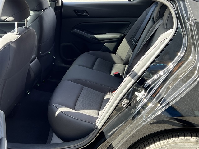 Vehicle image 22 of 29