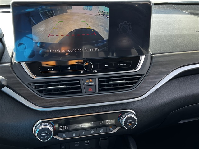 Vehicle image 18 of 29