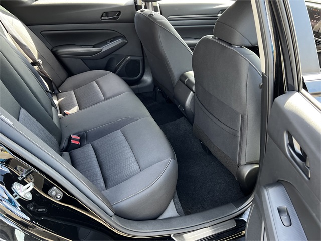 Vehicle image 24 of 29