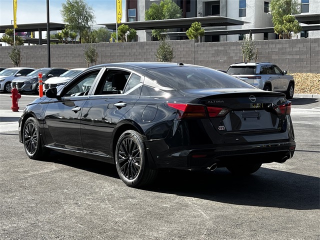 Vehicle image 7 of 29