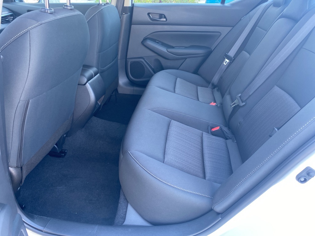 2025 Nissan Altima SV Image 13 of 31