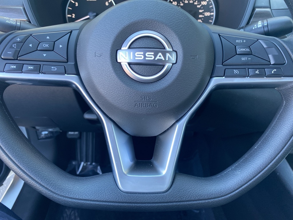 2025 Nissan Altima SV Image 17 of 31