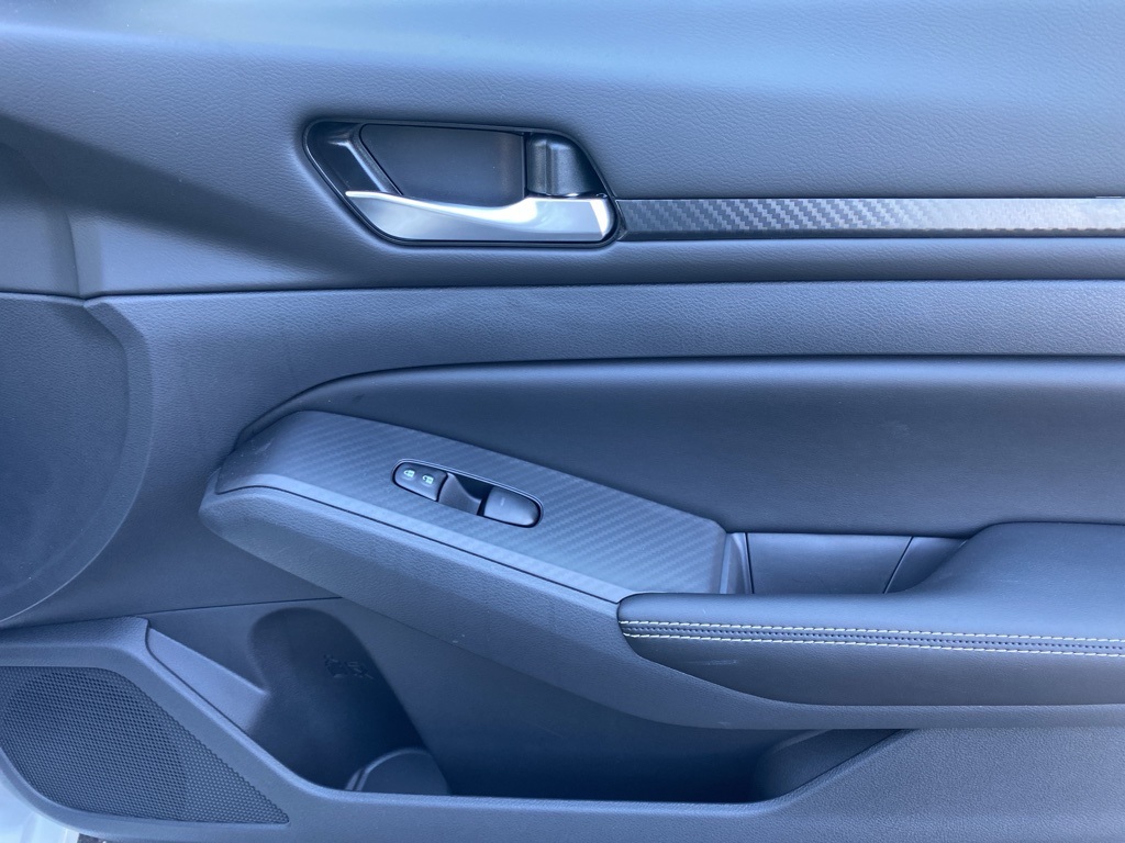 2025 Nissan Altima SV Image 23 of 31