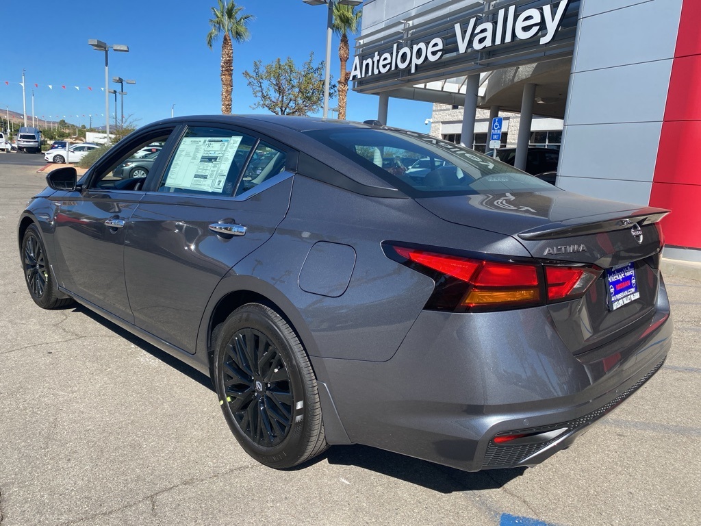 2025 Nissan Altima SV Image 7 of 33