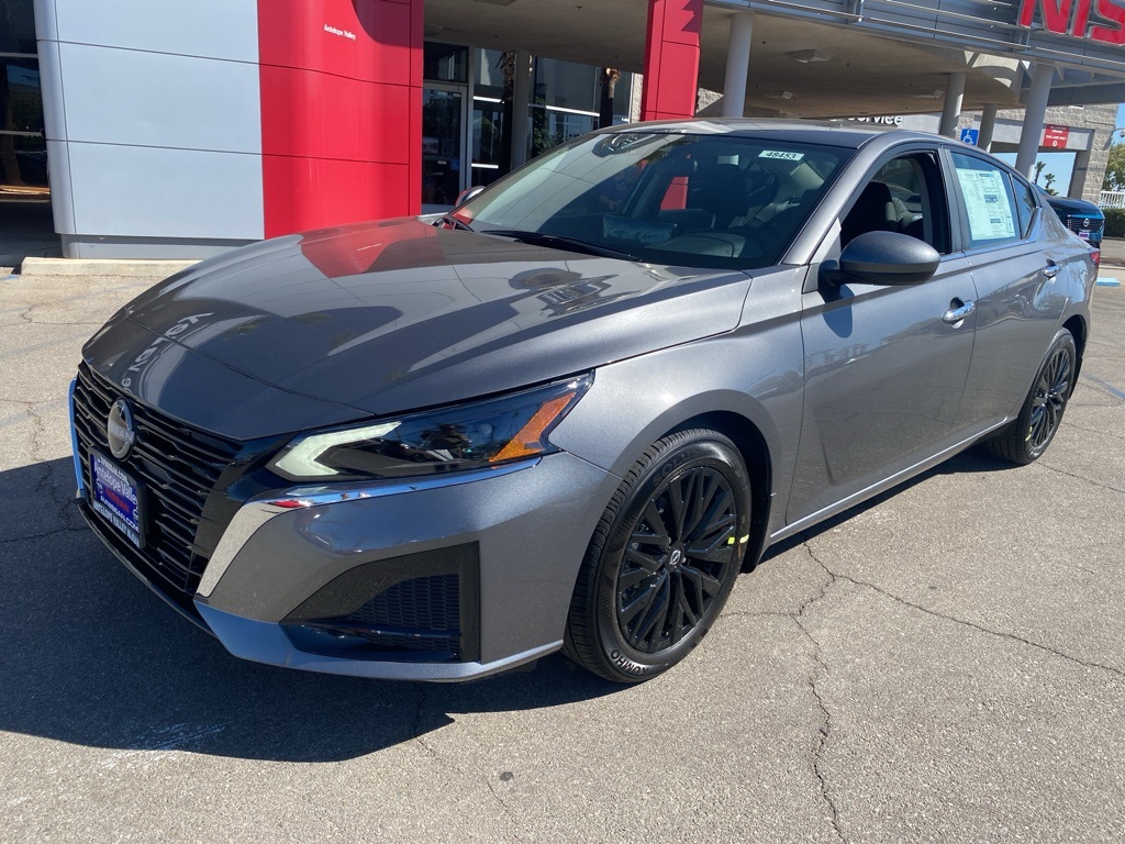 2025 Nissan Altima SV Image 1 of 33