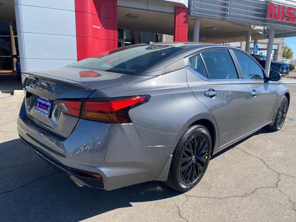 2025 Nissan Altima SV Image 5 of 33