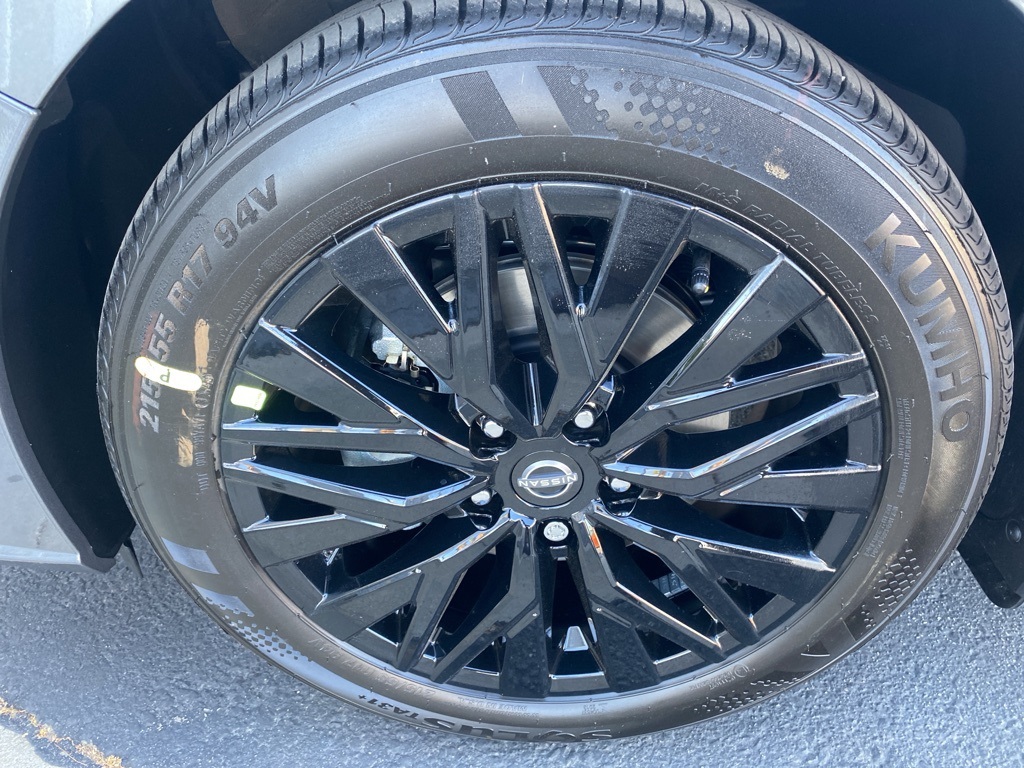 2025 Nissan Altima SV Image 10 of 33