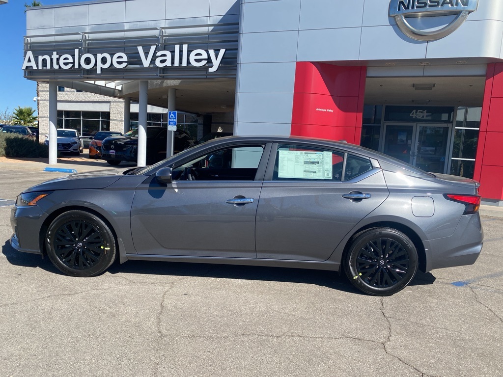 2025 Nissan Altima SV Image 8 of 33