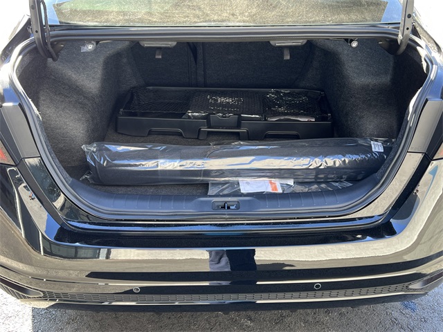 Vehicle image 9 of 28