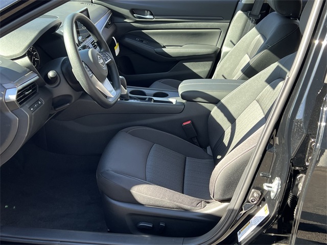 Vehicle image 20 of 28