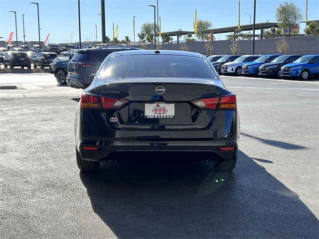 Vehicle image 6 of 28