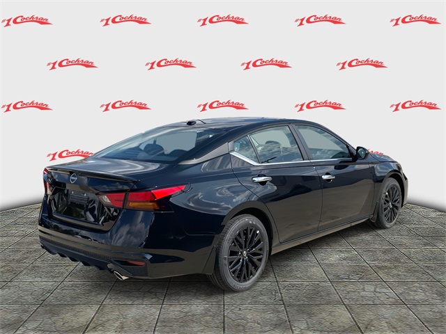 2025 Nissan Altima SV Image 5 of 30