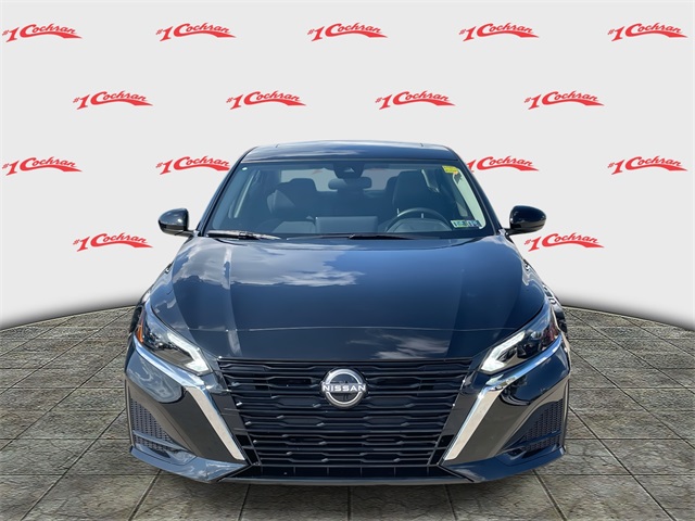 2025 Nissan Altima SV Image 2 of 30