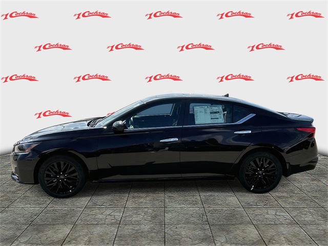 2025 Nissan Altima SV Image 8 of 30