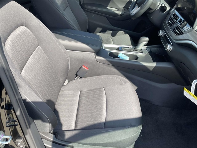 2025 Nissan Altima SV Image 11 of 30