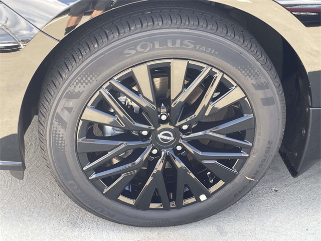 2025 Nissan Altima SV Image 9 of 30