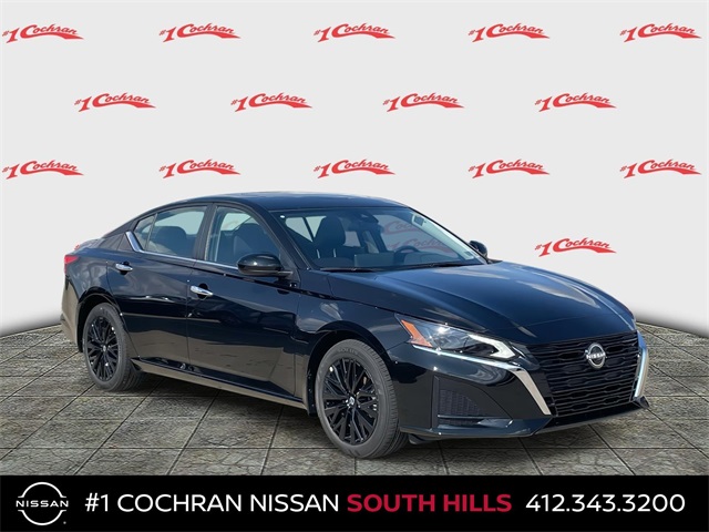 2025 Nissan Altima SV Image 4 of 30