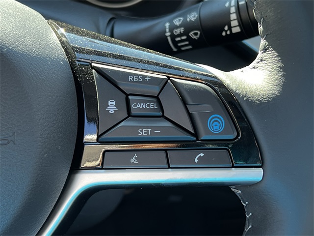 Vehicle image 16 of 29