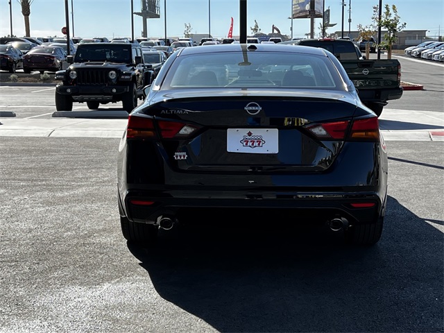 Vehicle image 6 of 29