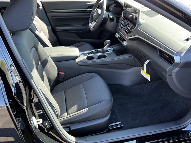 Vehicle image 25 of 29