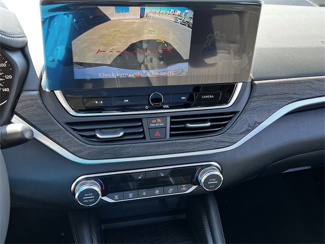Vehicle image 18 of 29
