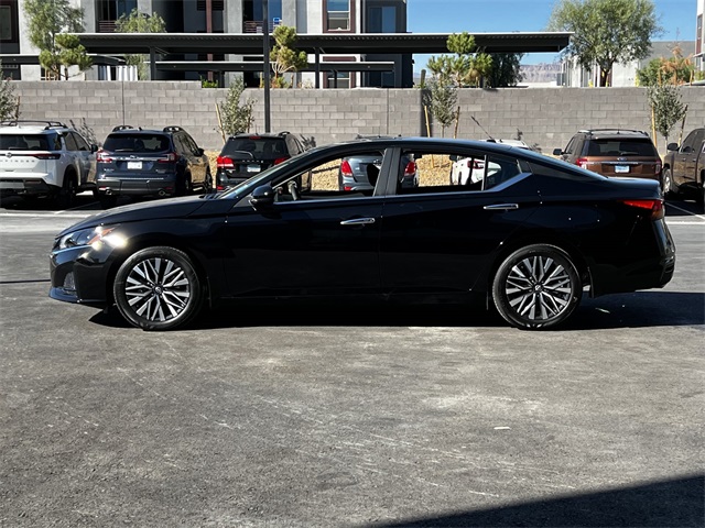 Vehicle image 8 of 29
