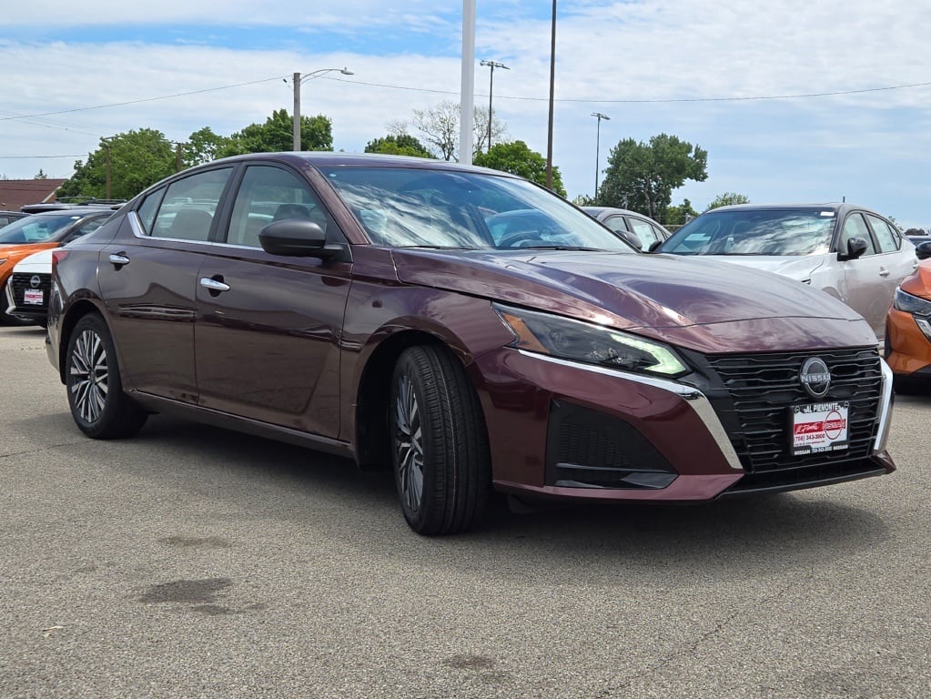 Vehicle image 4 of 28