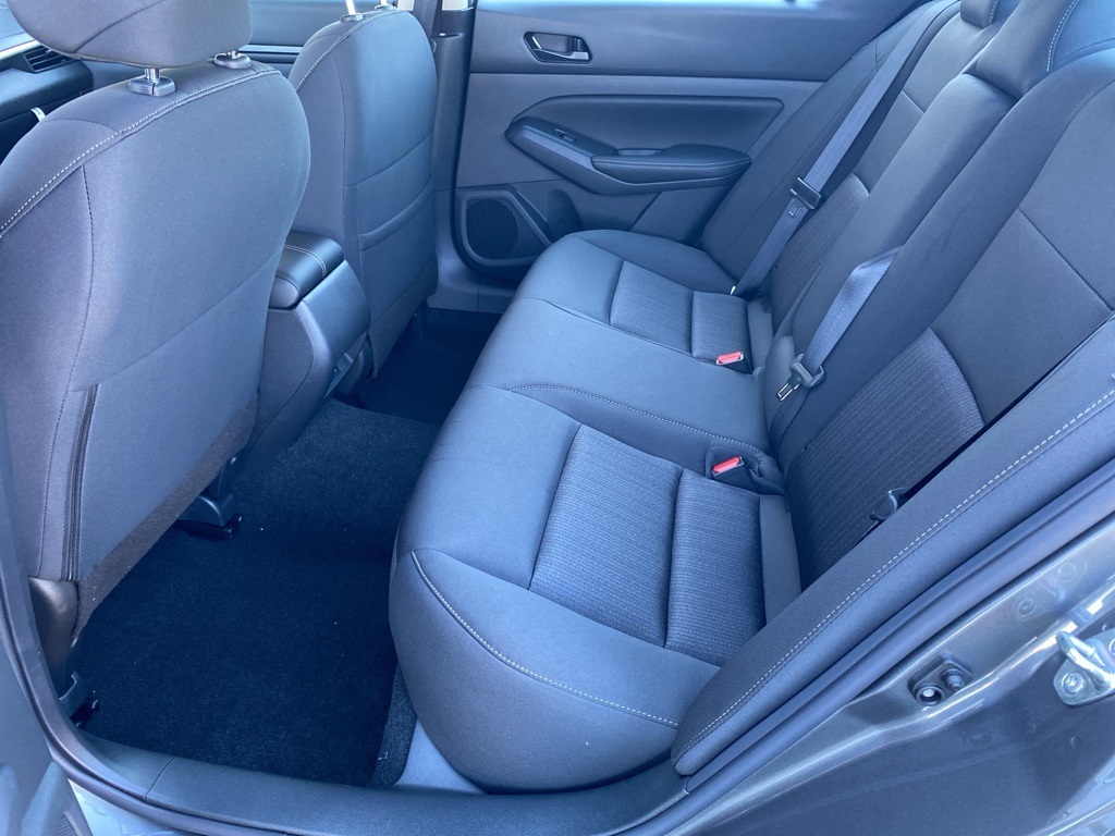 2025 Nissan Altima SV Image 14 of 31