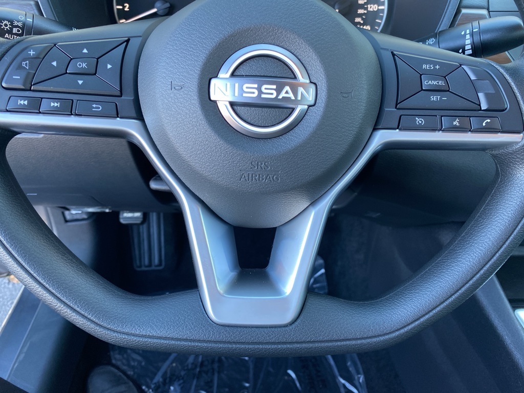 2025 Nissan Altima SV Image 17 of 31