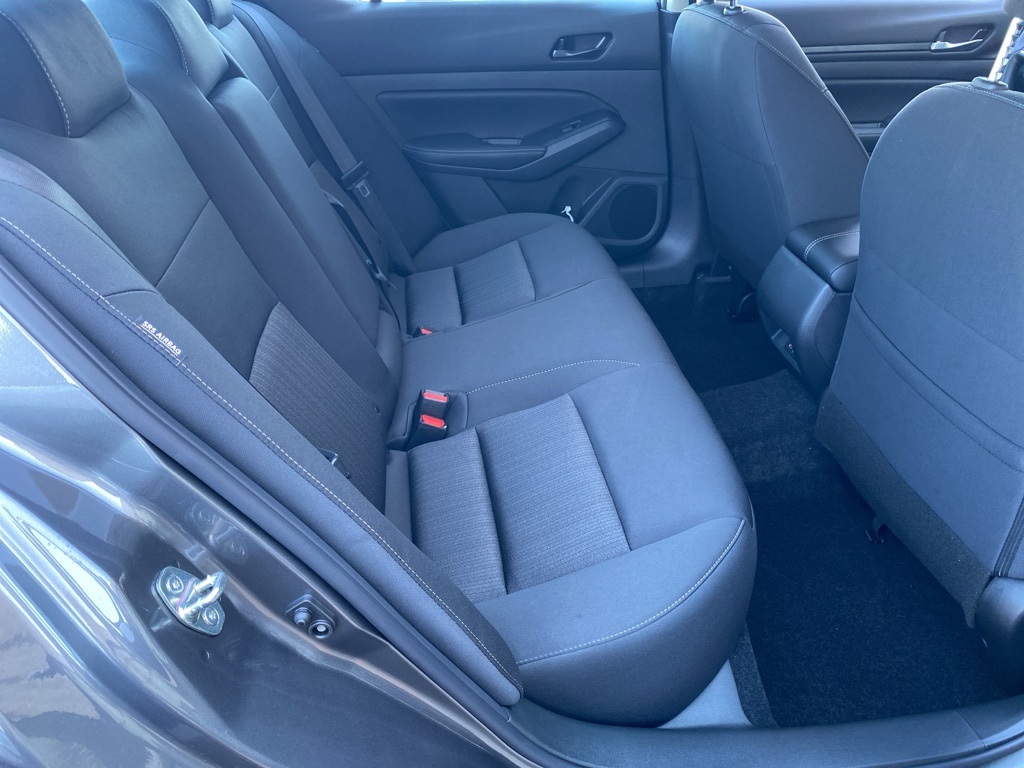 2025 Nissan Altima SV Image 12 of 31