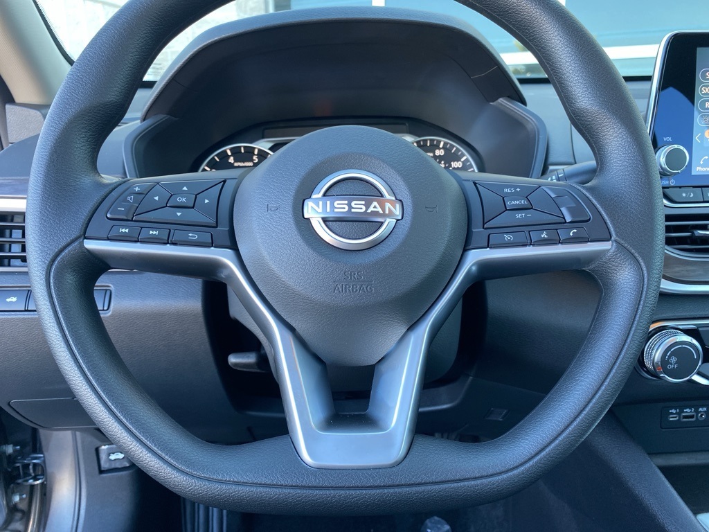 2025 Nissan Altima SV Image 18 of 31