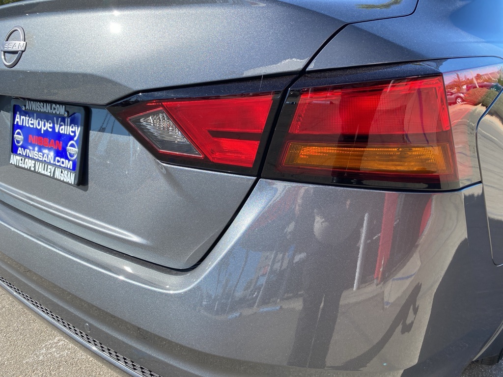 2025 Nissan Altima SV Image 30 of 31