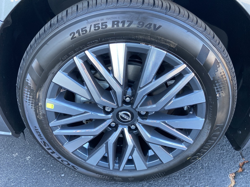 2025 Nissan Altima SV Image 10 of 31