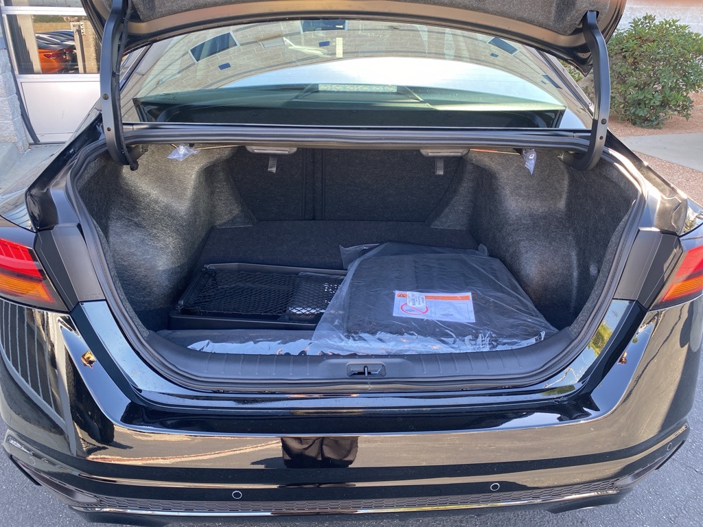 2025 Nissan Altima SV Image 10 of 33