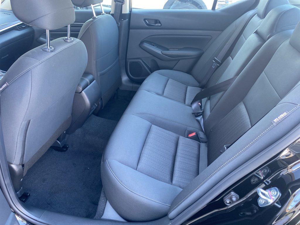 2025 Nissan Altima SV Image 16 of 33