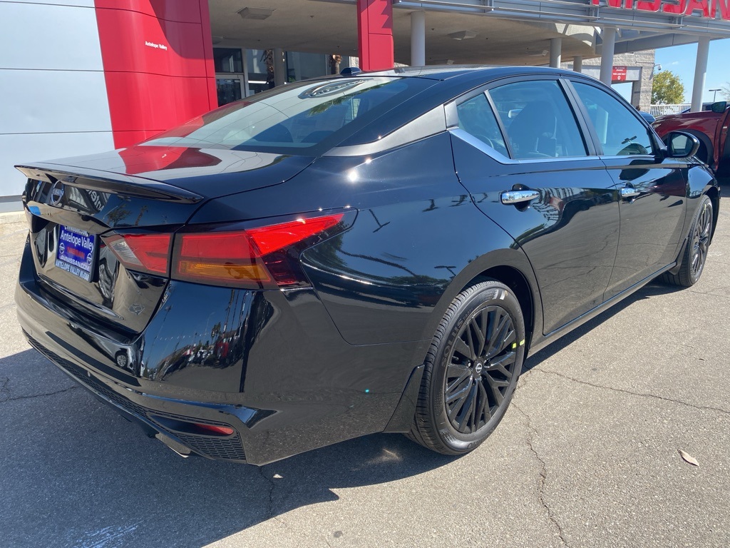 2025 Nissan Altima SV Image 5 of 33