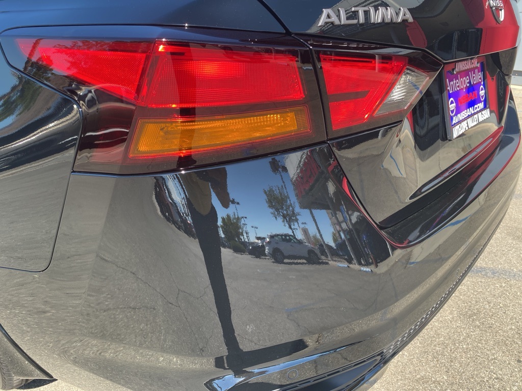 2025 Nissan Altima SV Image 13 of 33