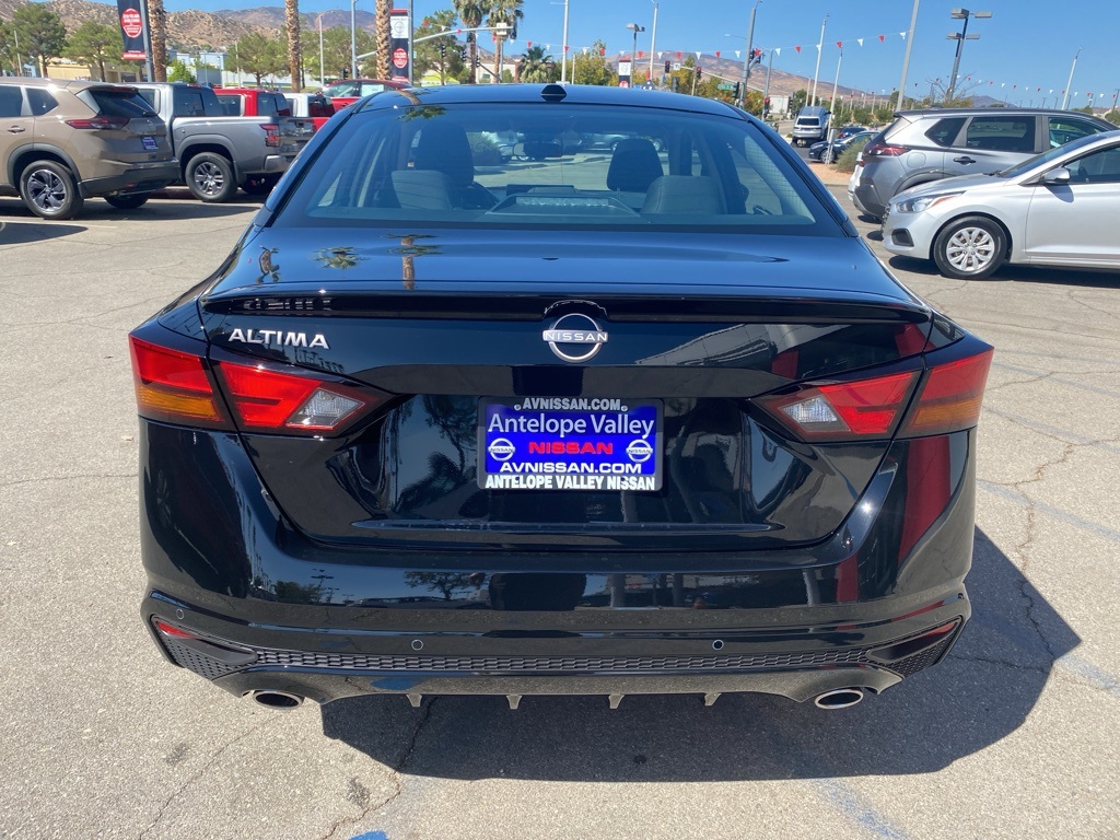 2025 Nissan Altima SV Image 12 of 33