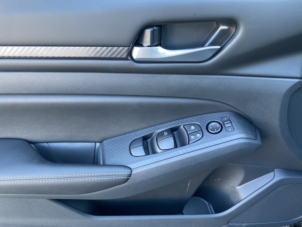 2025 Nissan Altima SV Image 26 of 33