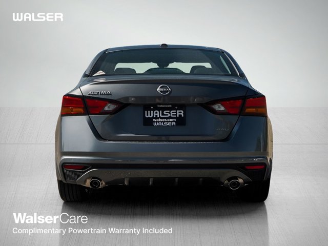 2025 Nissan Altima SV Image 3 of 24