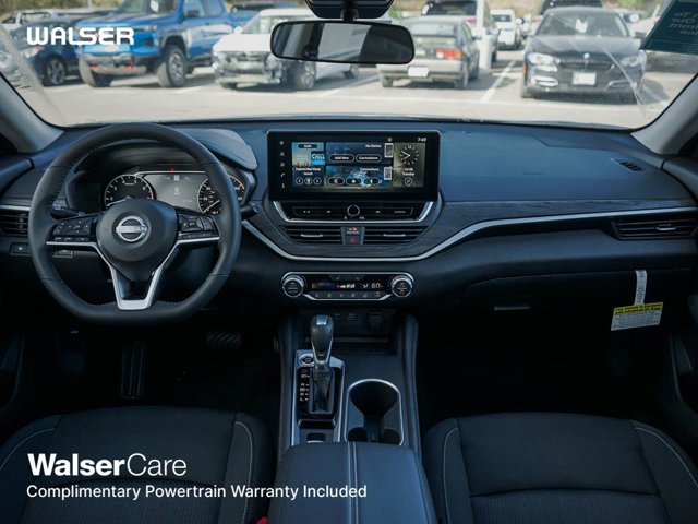 2025 Nissan Altima SV Image 12 of 24