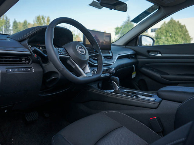 2025 Nissan Altima SV Image 13 of 24