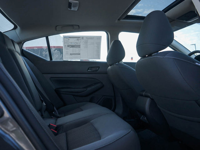 2025 Nissan Altima SV Image 8 of 24