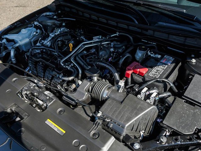 2025 Nissan Altima SV Image 6 of 24