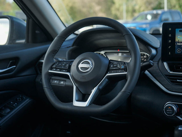 2025 Nissan Altima SV Image 14 of 24