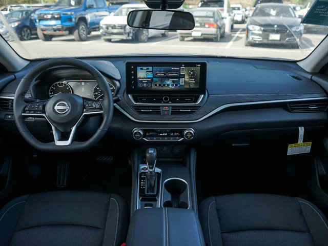 2025 Nissan Altima SV Image 11 of 24