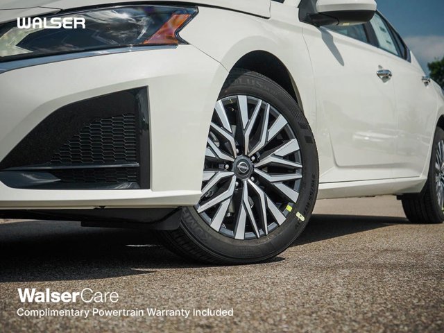 2025 Nissan Altima SV Image 3 of 25