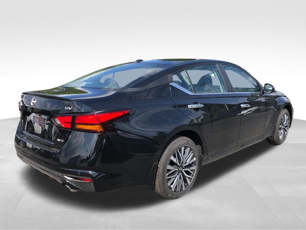 2025 Nissan Altima SV Image 6 of 28