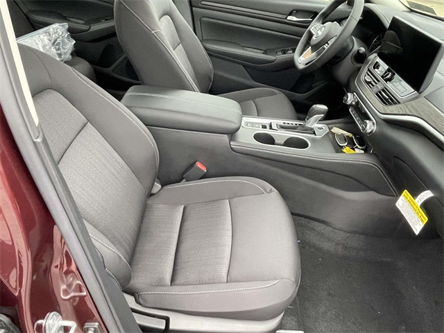 2025 Nissan Altima SV Image 12 of 32