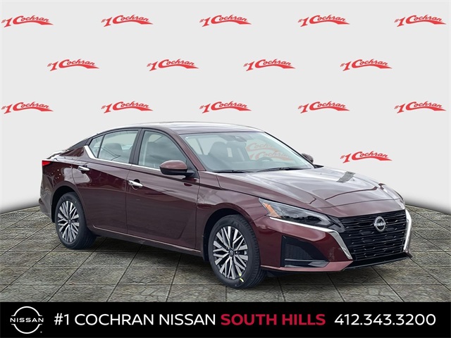 2025 Nissan Altima SV Image 3 of 32